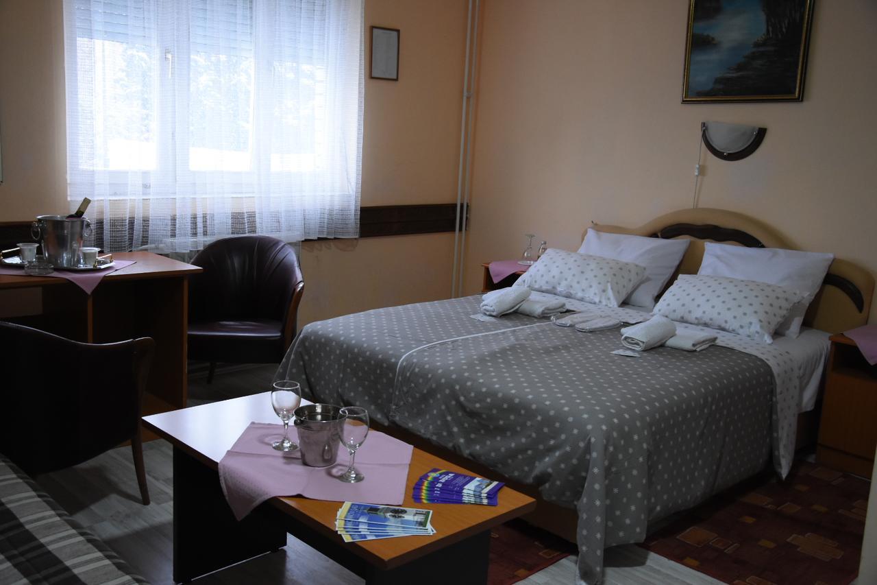 Hotel Duga Νόβι Σαντ Εξωτερικό φωτογραφία